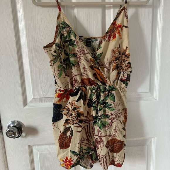 Romper - Picture 2 of 2